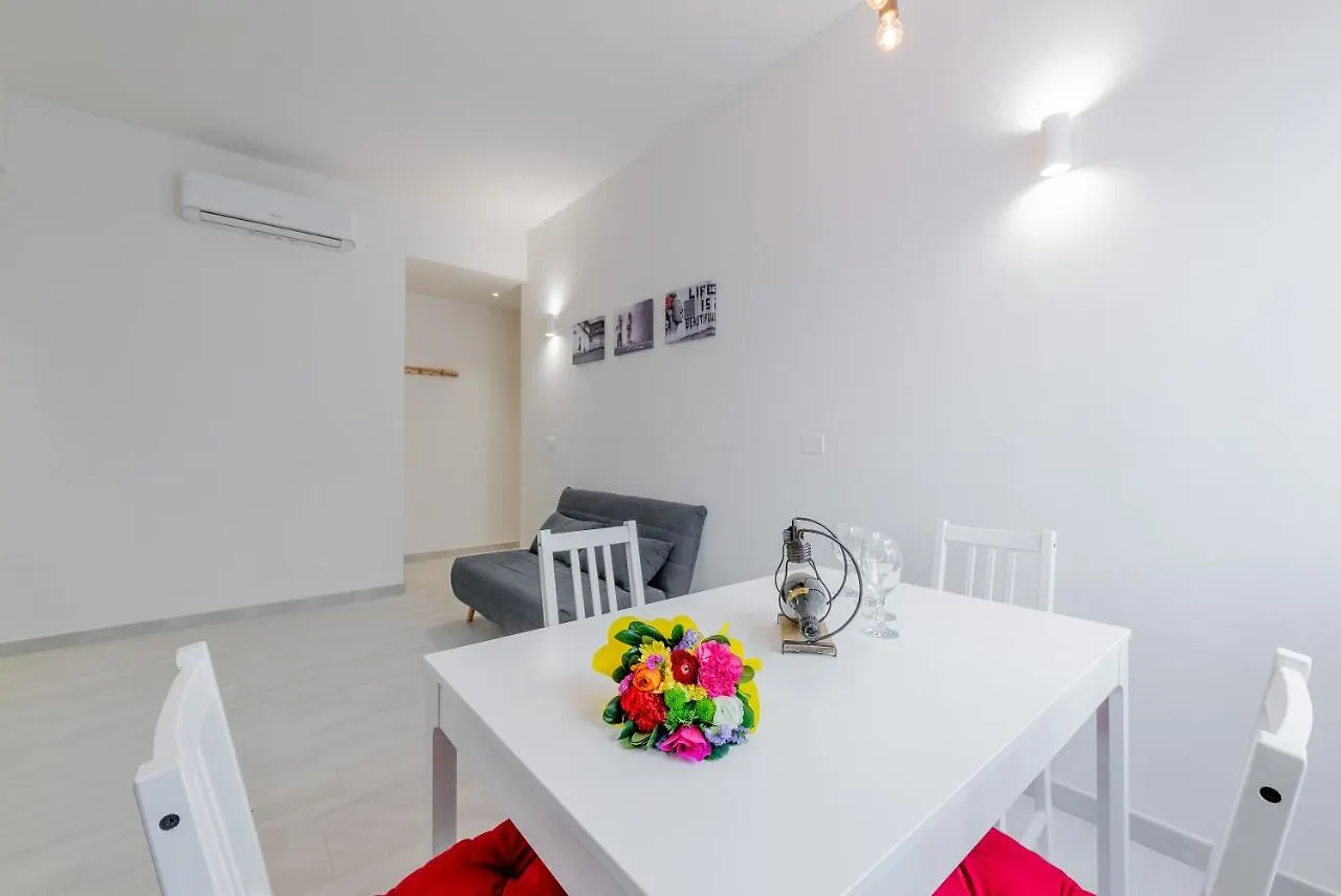Realkasa Old Town Flat Apartment Bologna Italy